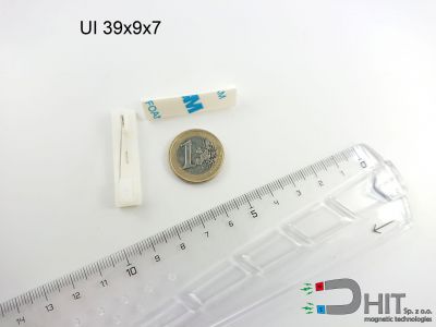 UI 39x9x7 [BA]  - magnetyczne mocowania do identyfikatorów